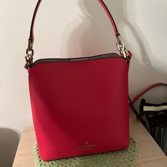 HOT PINK KATE SPADE CROSSBODY. - Picture 6 of 8